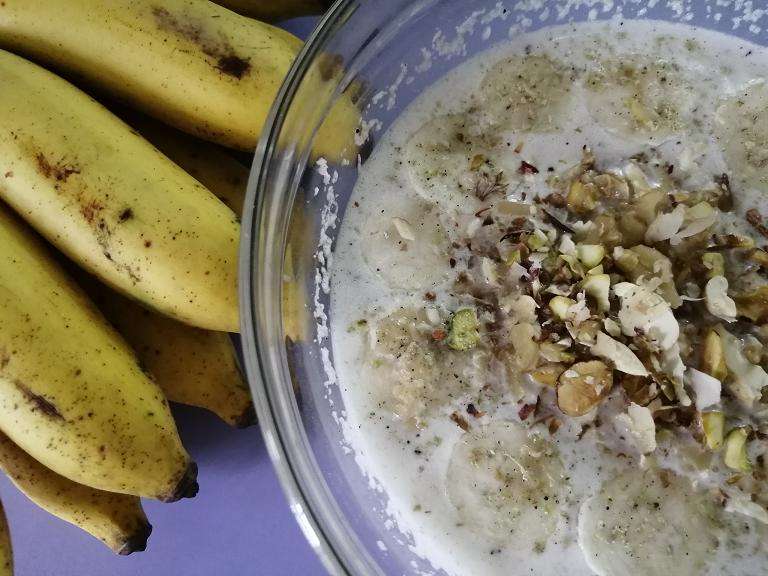 Healthy Soaked Oats with nuts and fruits