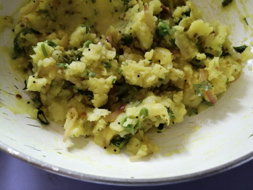 sri lankan potato curry14