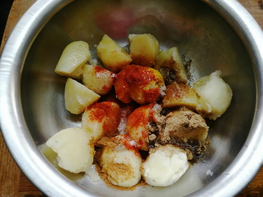 Spicy potato roast